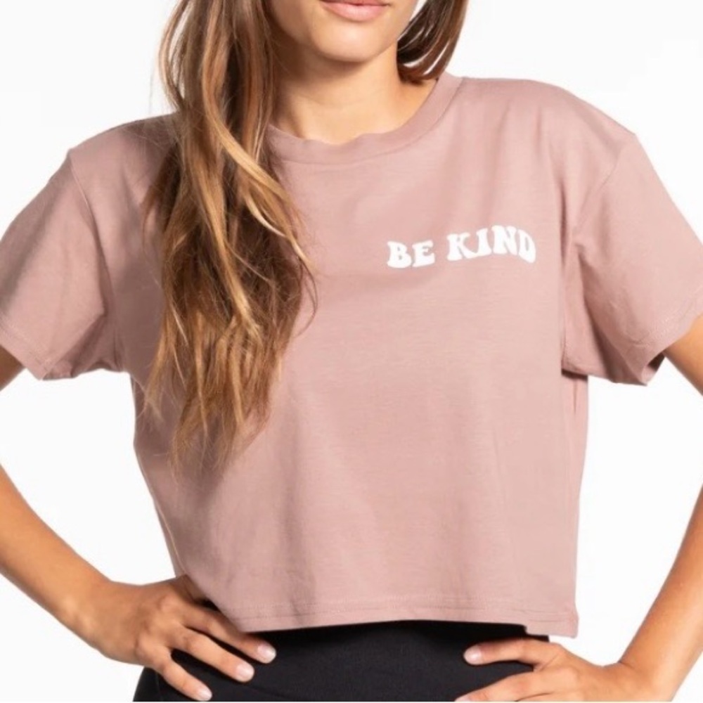 Be Kind Women’s Graphic Crop Tee in Clay Size Small